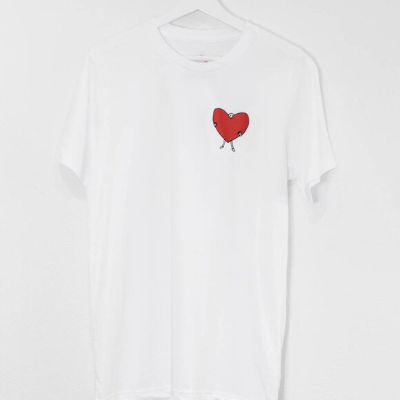NEW - Heart tee - Picture 1 of 2